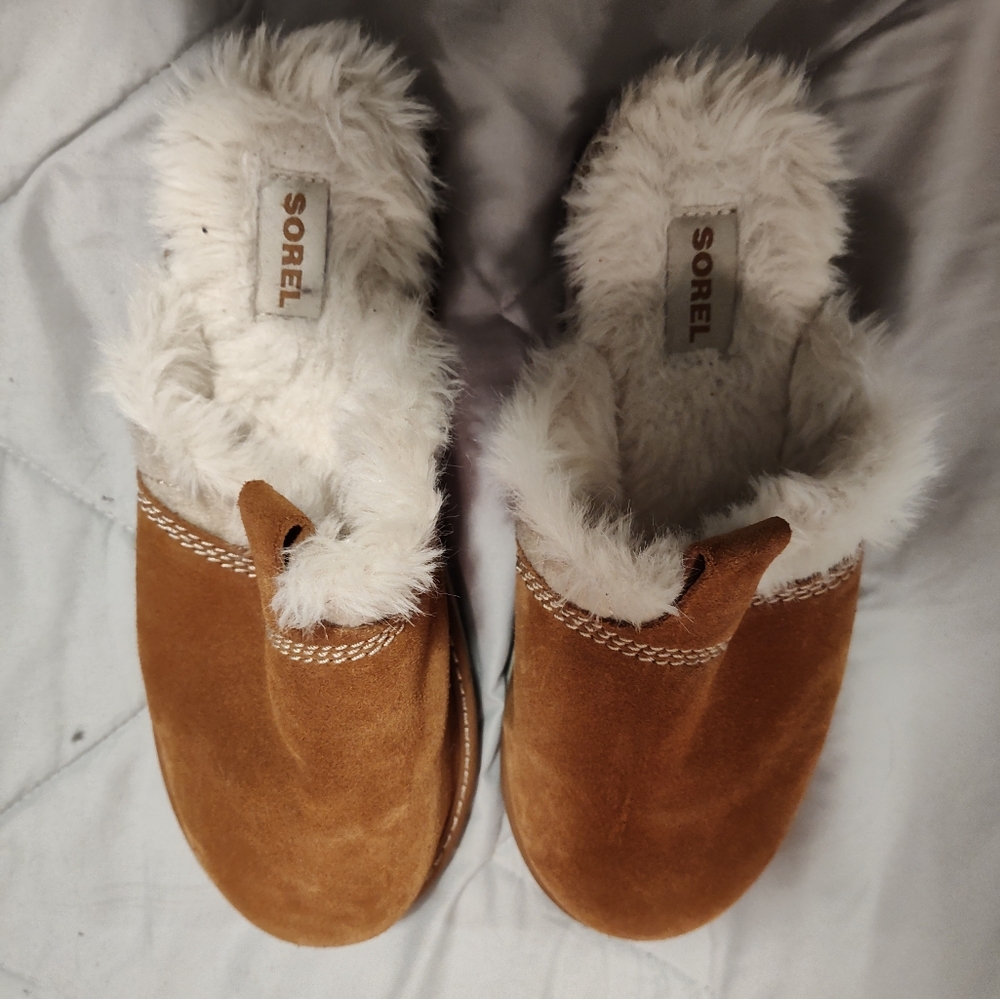 SOLD Sorel Women's Tan Suede Slippers